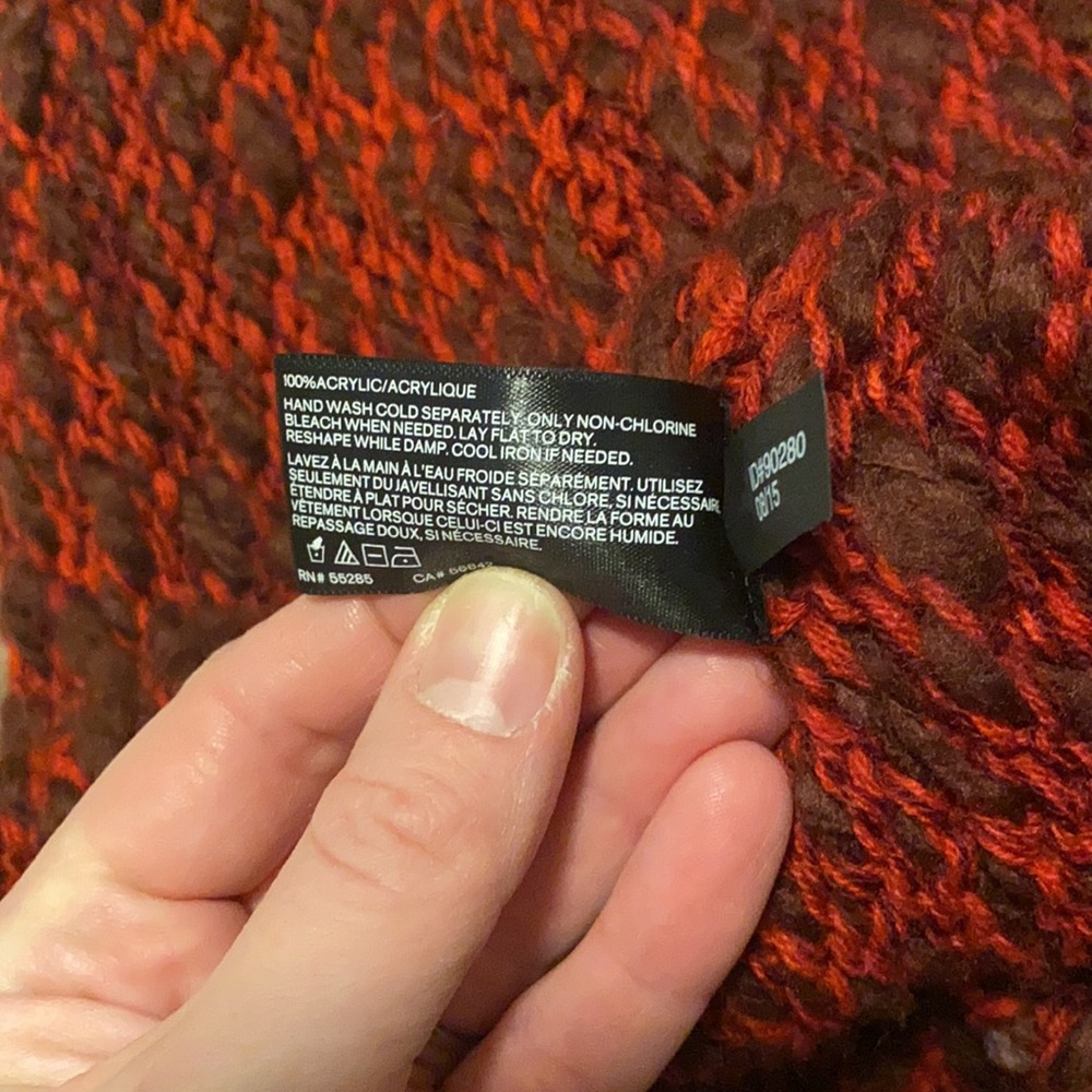 Express Chunky Infinity Scarf - Picture 4 of 4